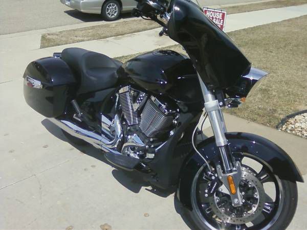2011 Victory CrossRoads,Fairing,Low miles,