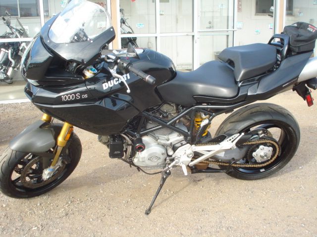 2006 ducati mts1000s awesome bike, low payments available