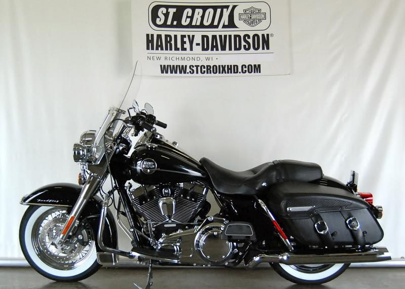 2010 Harley-Davidson FLHRC - Road King Classic Touring 