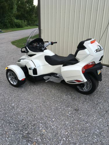 2011 Can-Am SPYDER RT-LIMITED