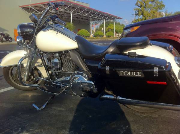 2011 FLHP Harley Davidson Police Bike