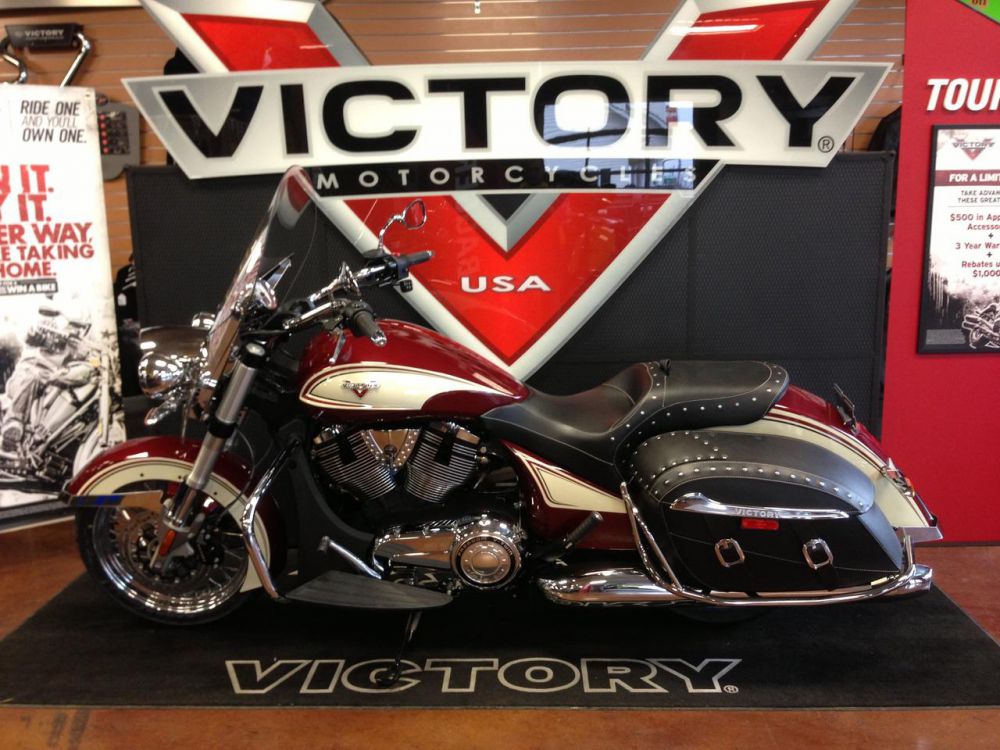 2013 Victory Cross Roads Classic Touring 