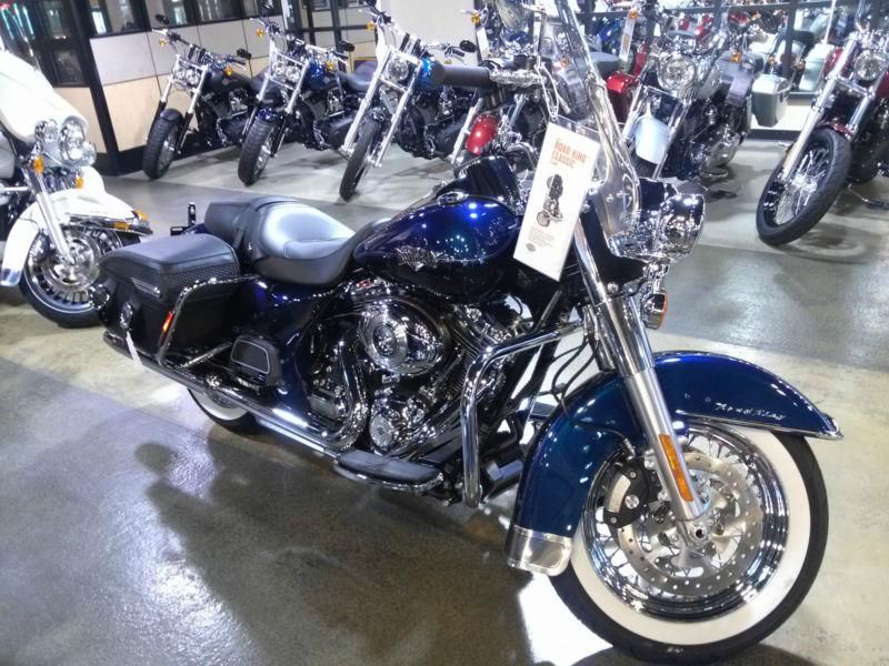 2012 HARLEY DAVIDSON ROAD KING CLASSIC MINT CONDITION