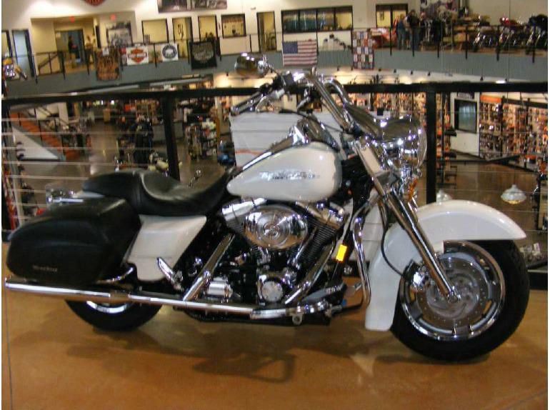 2006 Harley-Davidson FLHRS/FLHRSI Road King Custom Touring 