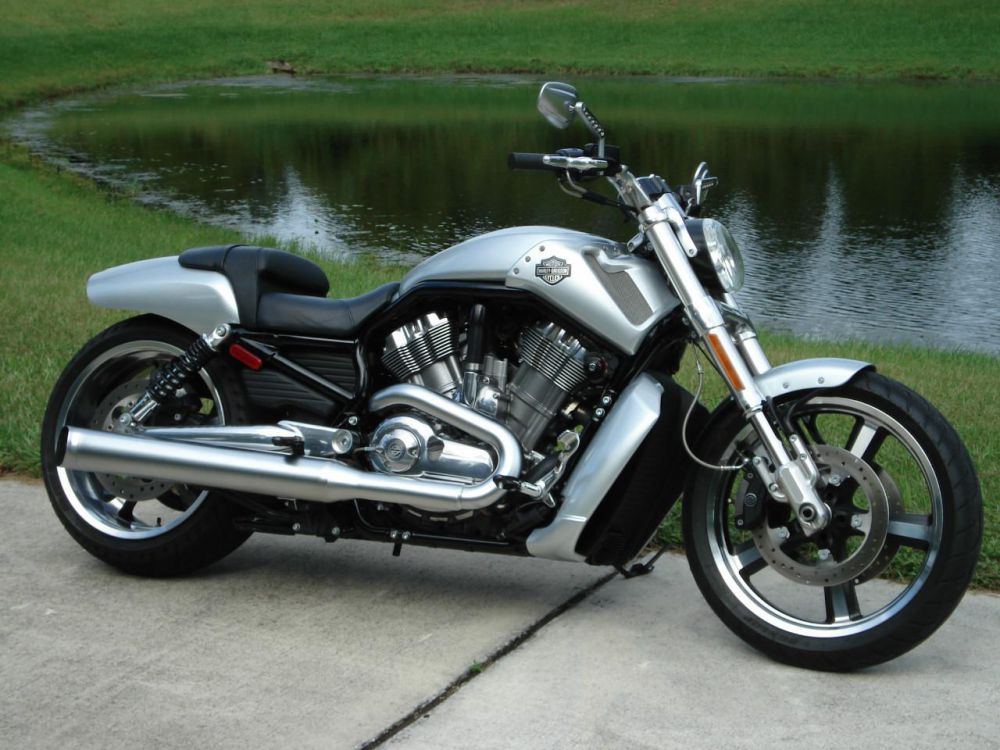 2009 Harley-Davidson VRSCF VROD MUSCLE Cruiser 