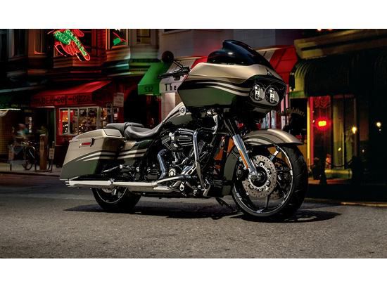 2013 Harley-Davidson CVO Road Glide Custom Touring 