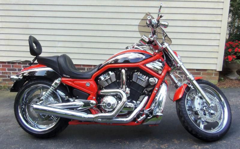 RARE Harley-Davidson 2006 CVO,Screamin Eagle V-ROD,low miles, loaded with extras