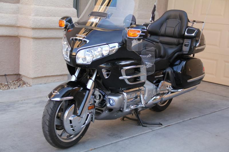 2007 Honda Gold Wing GL1800 Low Miles + $4000 Accessories!! NO RESERVE!!
