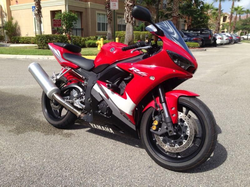 Mint condition R6 with only 1280 miles!