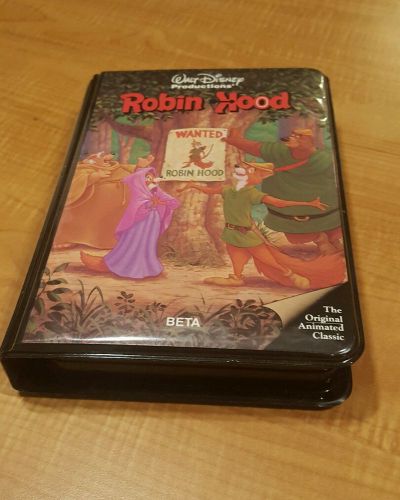 Walt Disney Animated Robin Hood in Rare Black Clamshell Case Original 228BS BETA