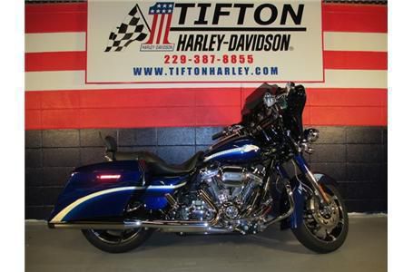 2010 Harley-Davidson FLHXSE Touring 
