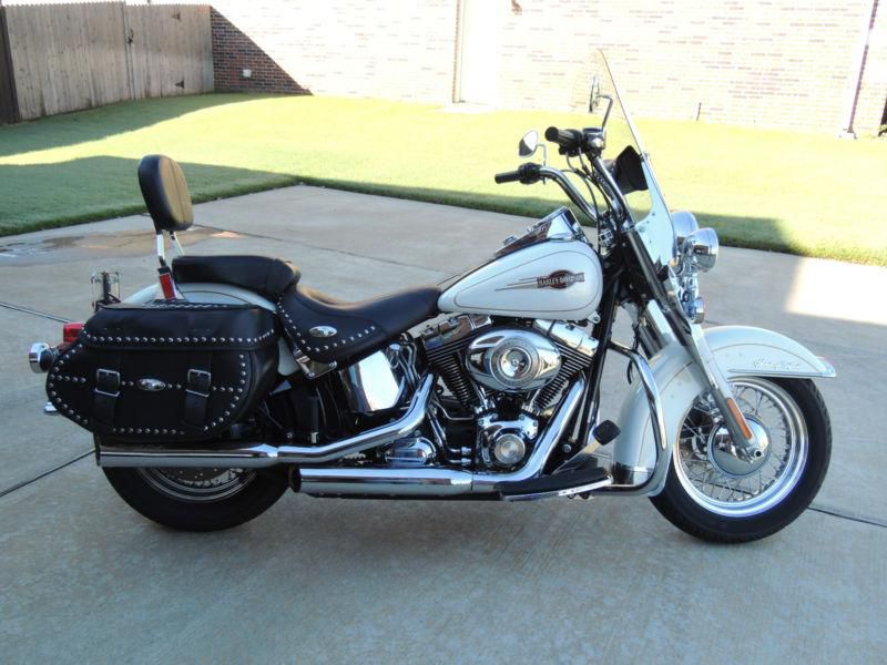 2007 Harley Davidson Heritage Softail Classic Pearl White - 7110 Miles