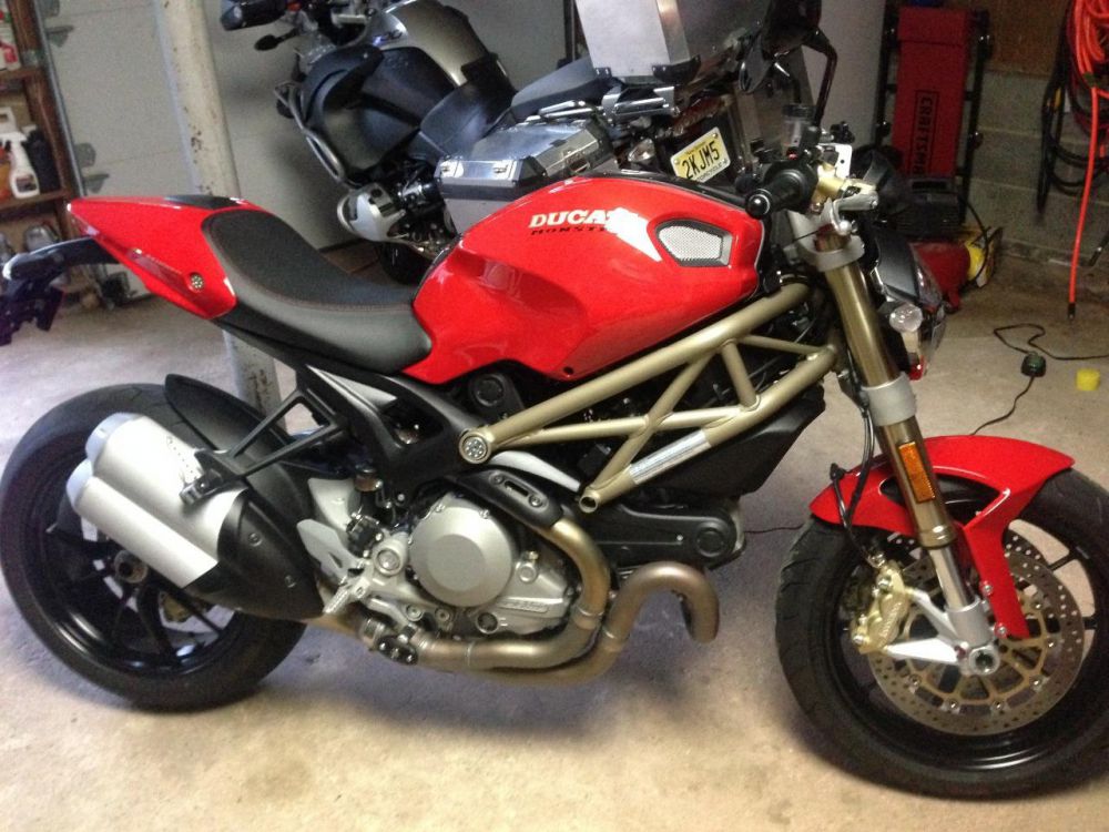 2013 Ducati Monster 1100 EVO Sportbike 