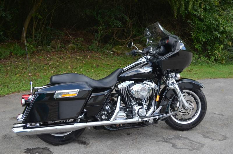 Harley Davidson Road Glide 2003 with low mileage runs and looks excellent