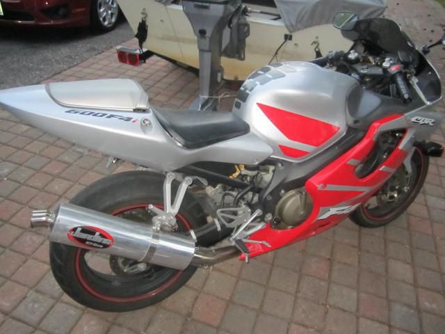 2002 Honda CBR 600 F4i - Red & Silver