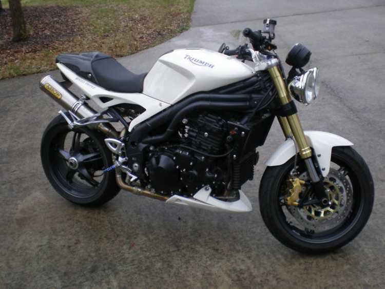 2006 Triumph Speed Triple tons of fun to ride