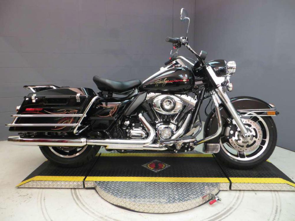 2013 Harley-Davidson FLHP Standard 