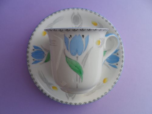 Shelley &#034;Tulips&#034; 11941 Vincent shape demitasse/coffee cup &amp; saucer. C.1932.