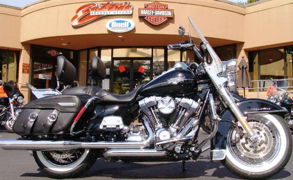 2012 Harley-Davidson FLHRC Road King Classic Touring 