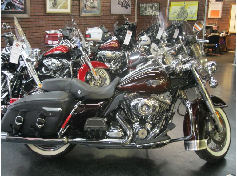 2011 Harley-Davidson FLHRC - Road King Classic 