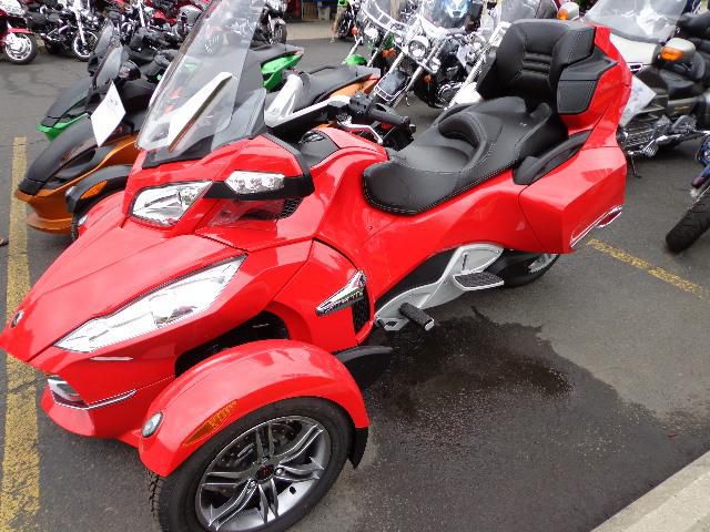 canam spyder rt-s red manual shift sm-5 three wheel tour rt can am