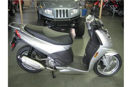 2009 Aprilia Sportcity 250 Moped 