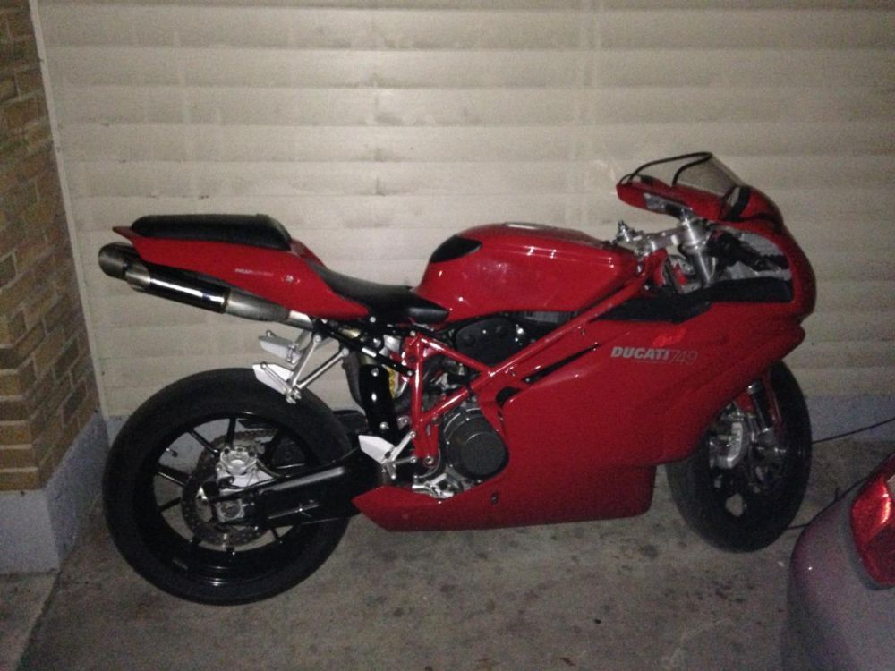 2005 Ducati Superbike 749 Sportbike 