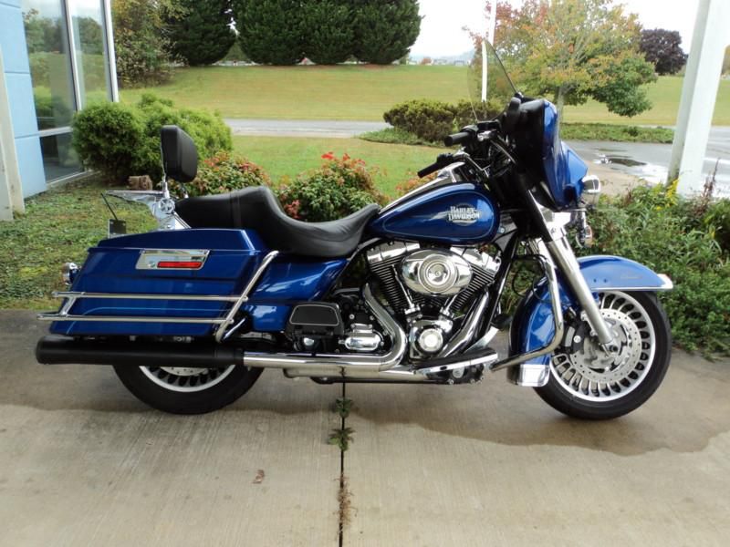 2009 HARLEY DAVIDSON ELECTRA GLIDE CLASSIC...LOW MILES..SAVE BIG TIME