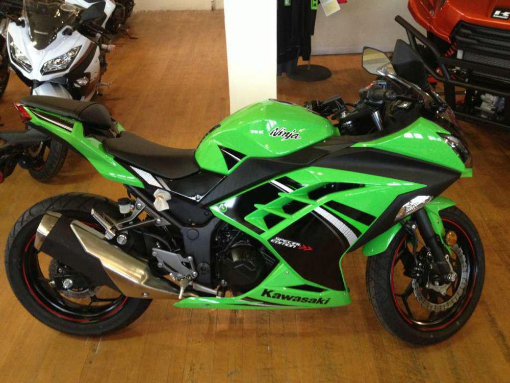 2014 Kawasaki Ninja 300 SE Sportbike 