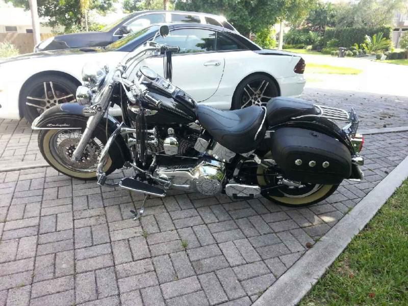 2005 harley davidson custom deluxe. only 1800 miles. one owner. loaded!