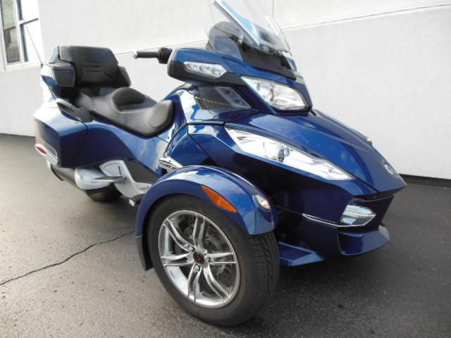 2011 Can-Am Spyder RT-S 1000cc - Cobalt Blue - Heated Seat - Radio - Saddle Bags
