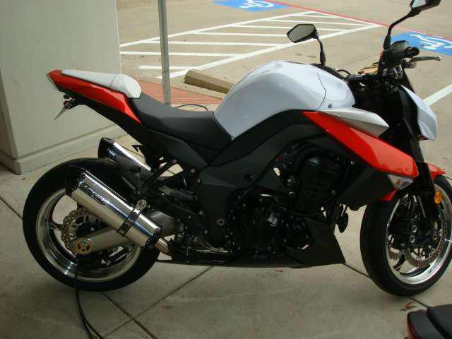 2010 kawasaki z1000  sportbike 