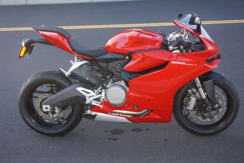 2015 Ducati Superbike