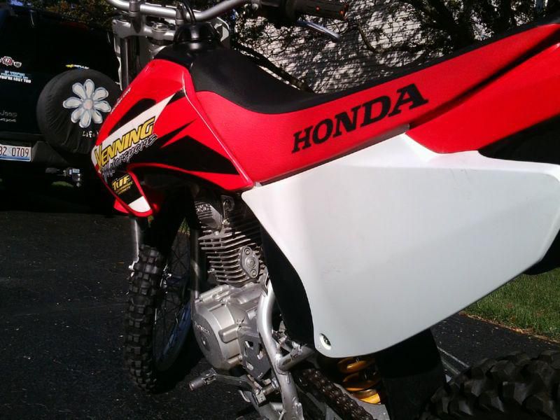 CRF 150F HONDA, 2005, GREAT CONDITION! LOW TIME! CHECK IT OUT.