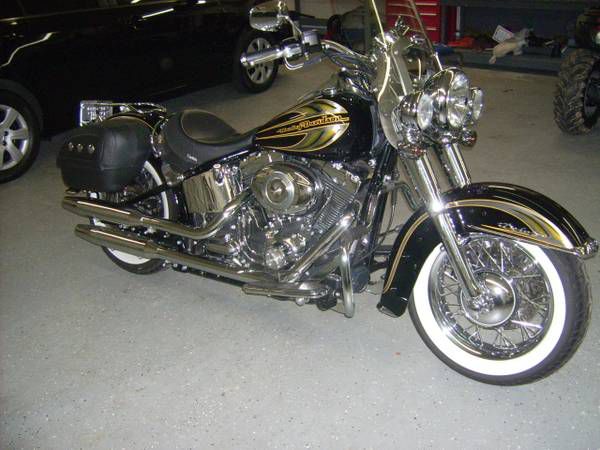 2007 harley davidson deluxe ((only 4086 miles))