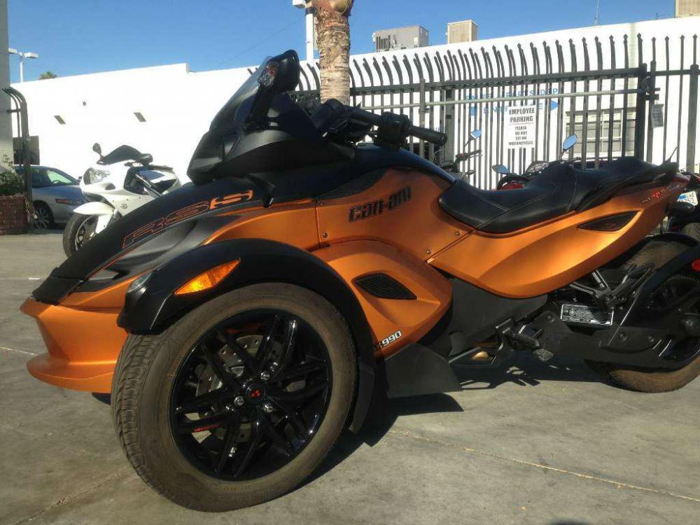 2011 can-am spyder rs-s se5  sport touring 