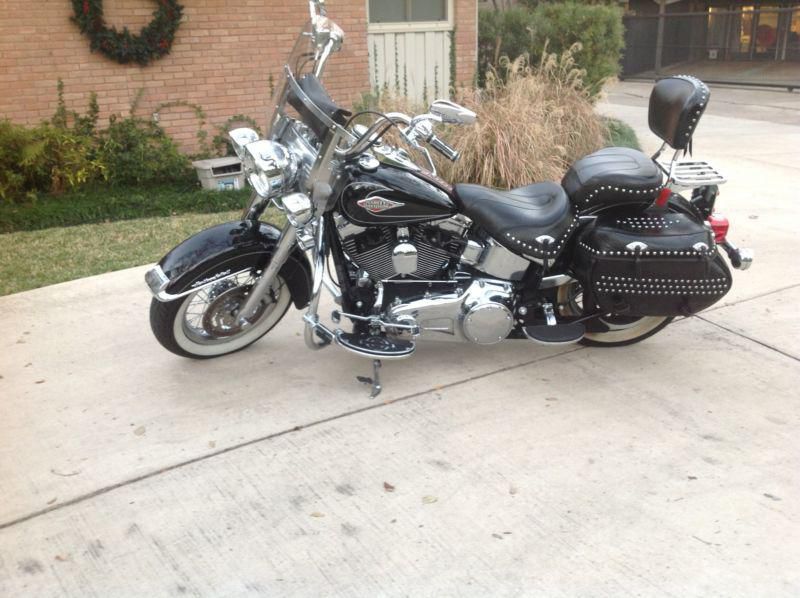 2010 heritage soft tail classic - low mileage, never dropped,  and no scratches.