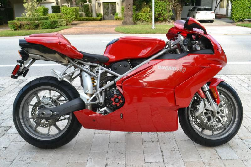 DUCATI 749 Superbike - Clean bike + Xtras - 3780 miles + Ducati CORSE helmet