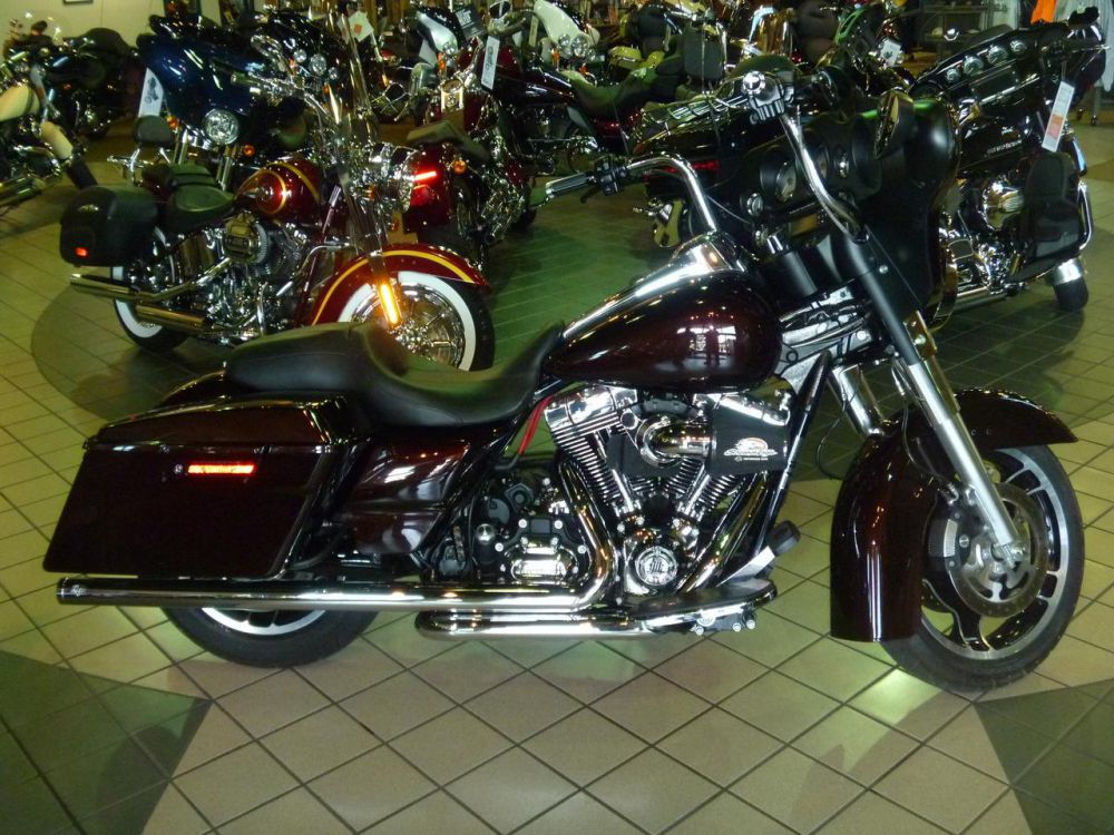 2011 Harley-Davidson FLHX Touring 