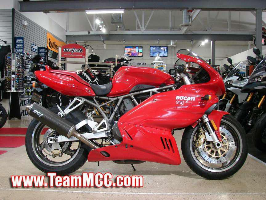 2000 Ducati Supersport 900 Sportbike 