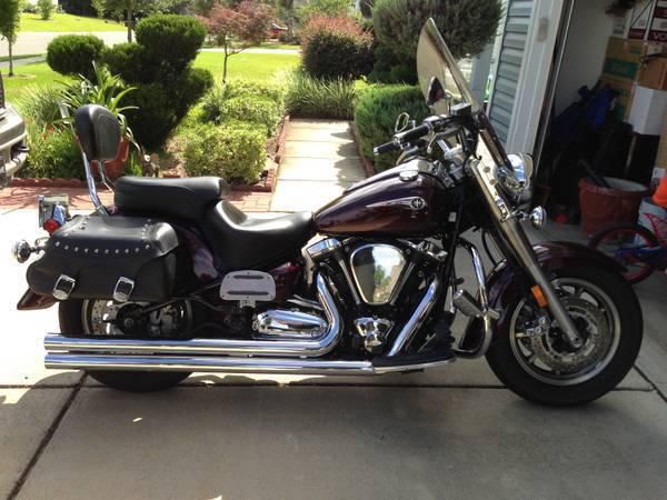 2005 Yamaha Roadstar 1600 in great conditions with only 7200 Miles