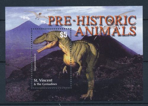 [33275] St. Vincent &amp; Grenadines 2003 Pre Historic Animals Dinosaurs MNH Sheet