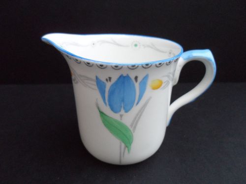 Shelley &#034;tulips&#034; 11941 vincent shape cream jug (from a coffee service). c.1932.