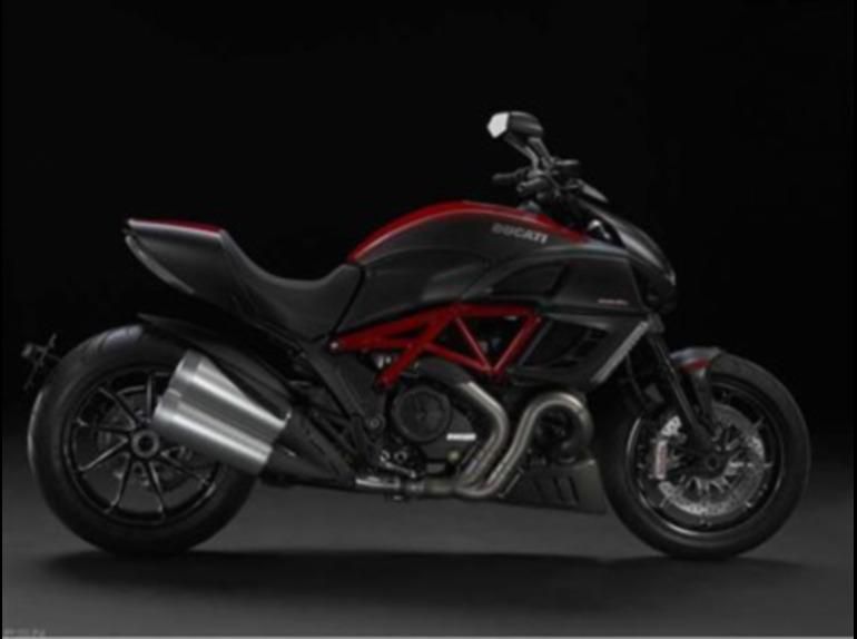 2011 Ducati Diavel Carbon Sportbike 