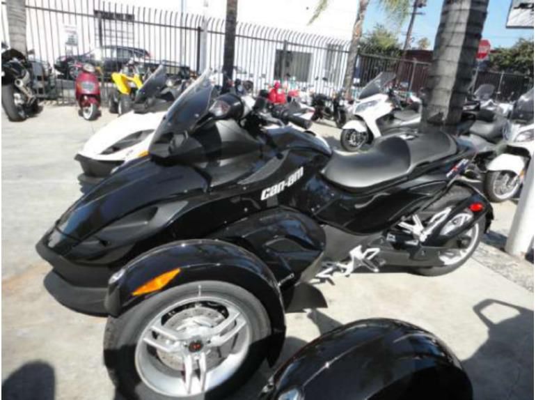 2012 can-am spyder rs se5  sport touring 