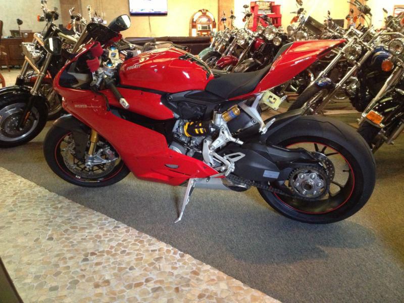 2012 DUCATI PINGALE RED 4109 MILES DW913