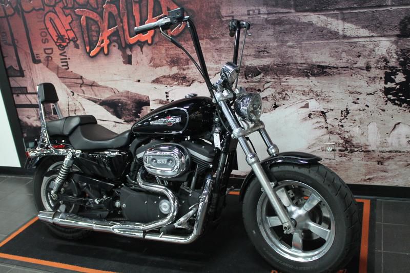 2012 Harley-Davidson Sportster 1200 Custom - XL1200C Standard 