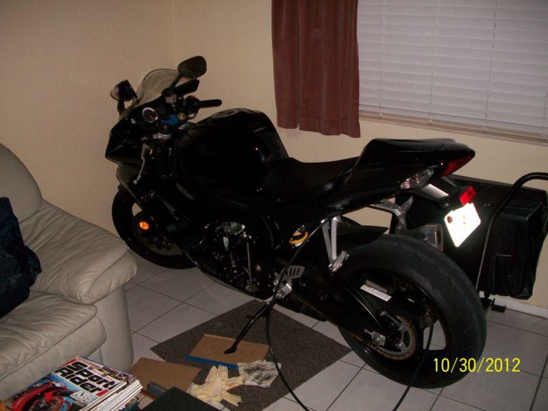 2008 Gixxer 750 11000 mi. All black, kept indoors, like new, extra parts incl.