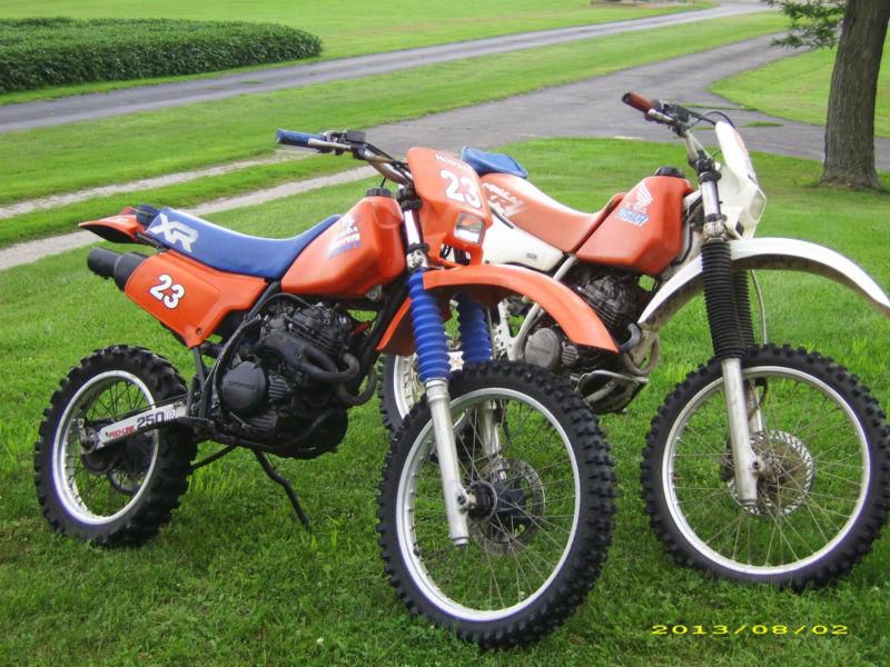 1984 xr250r, runs strong but smokes, listing is for 1 bike only not 2