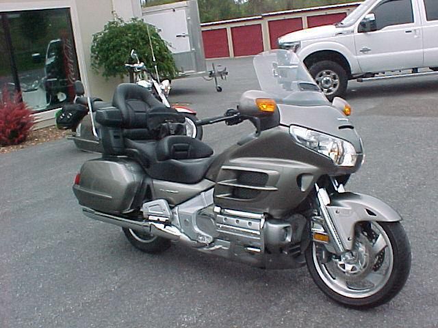 2008 Honda Gold Wing GL1800 AirBag, Nav, ABS, Extras-Only 14K Miles NO RESERVE!